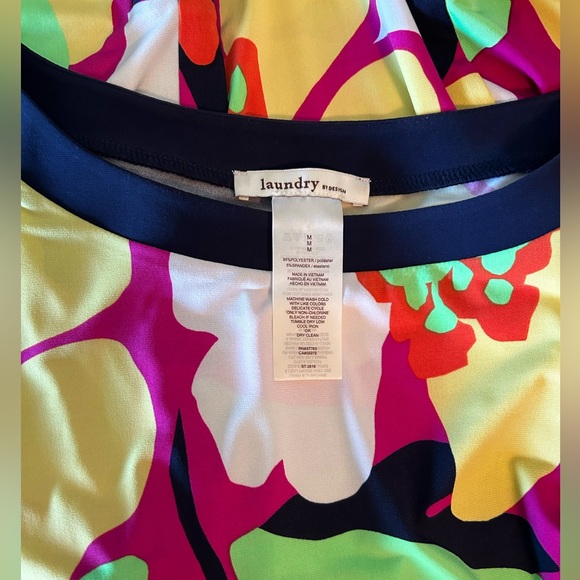 Laundry By Design multicolored fresh, crisp and vibrant. Size Medium - Picture 3 of 8